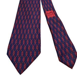 Hermès 100% Silk Tie – Knot or Chain Print – Luxury Designer Necktie
